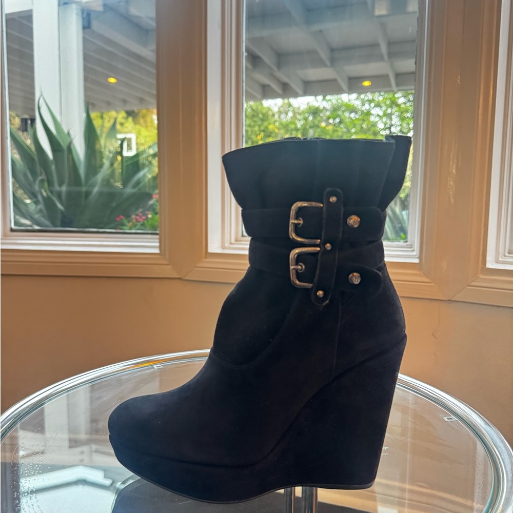 Stuart Weitzman Women’s Holster Bootie, Black Wedge Boots, 7.5 M US